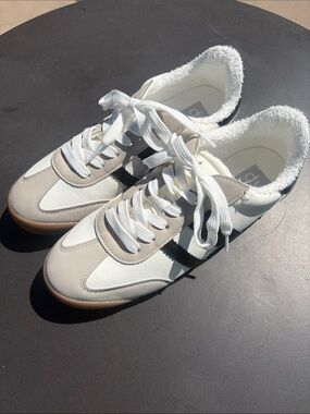 DV by Dolce Vita White & Beige Lace-Up Casual Sneakers